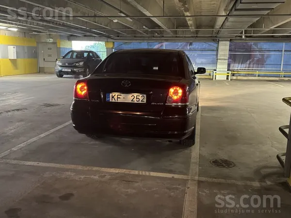Toyota В связи с отъездом продается. Очень хорошое состоя