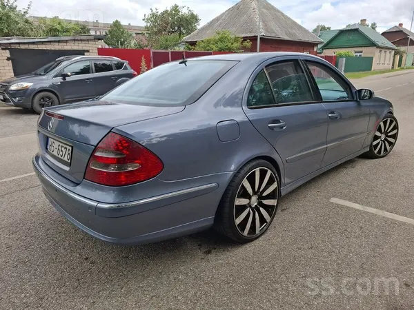 Mercedes Mercedes W211 2.2 дизель 110 Kw. Только пройден но