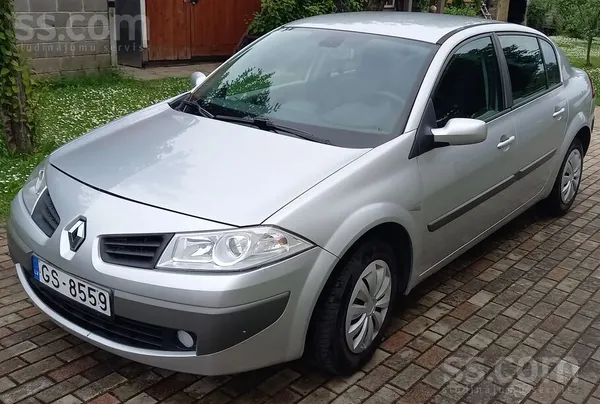 Renault Pārdodu uzticamu franču spēkratu. Formas– izteiksm