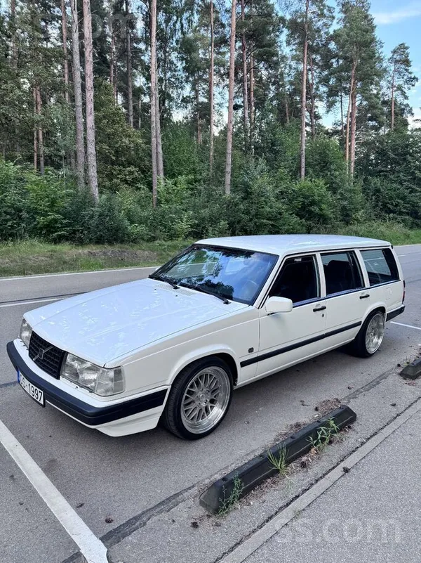Volvo Uz tirgu svaigi cepts Volvo ar svaigu apskati. Aut