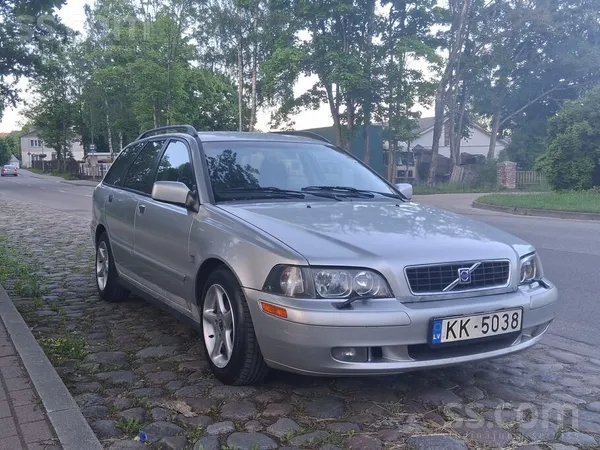 Volvo Pardod volvo v40, 1.9D 85kw. 2004.gada