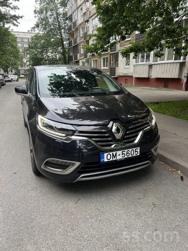 Renault Pārdodu foršu un ļoti ērtu auto. Initiale komplekt