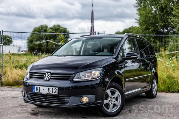 Volkswagen VW Touran ar 7 sēdvietām, 1.2 Tsi benzīndzinēju un