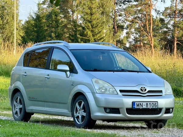 Toyota Pārdodu Toyota Corolla Verso 2.0 D-4D (85 kW), 200