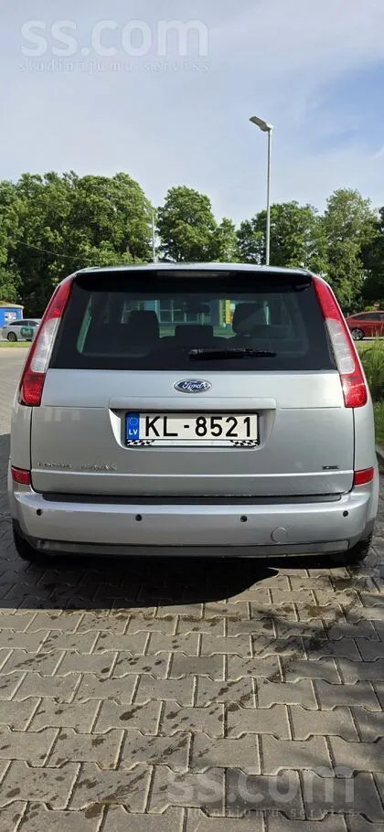 Ford В автомобиле все штатное оборудование работает. Те