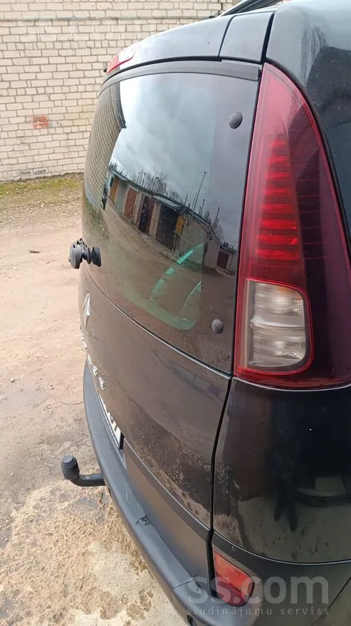 Labs gimenes auto, gan uz copi, gan uz Eiropu
pavizinaties. 
Svaiga TA.
