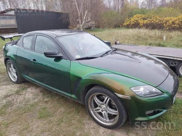 Mazda Krāsa ir zaļš hameleons , motors strādā ļoti labi,