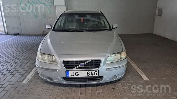 Pārdodu uzticamu un komfortablu Volvo S60 ar 2.4 dīzeļdzinēju (120 kW) un au