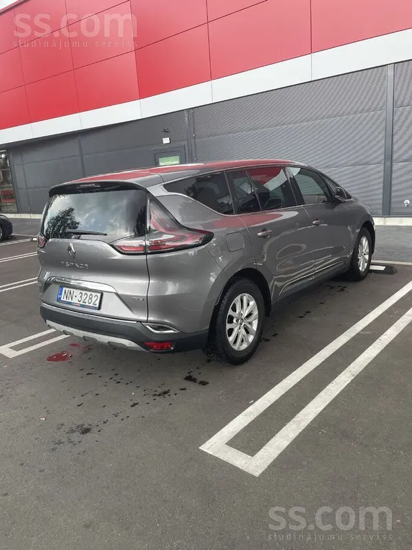 Renault Pārdodas ērtā, liela mašīna, nesen mainīts akumula