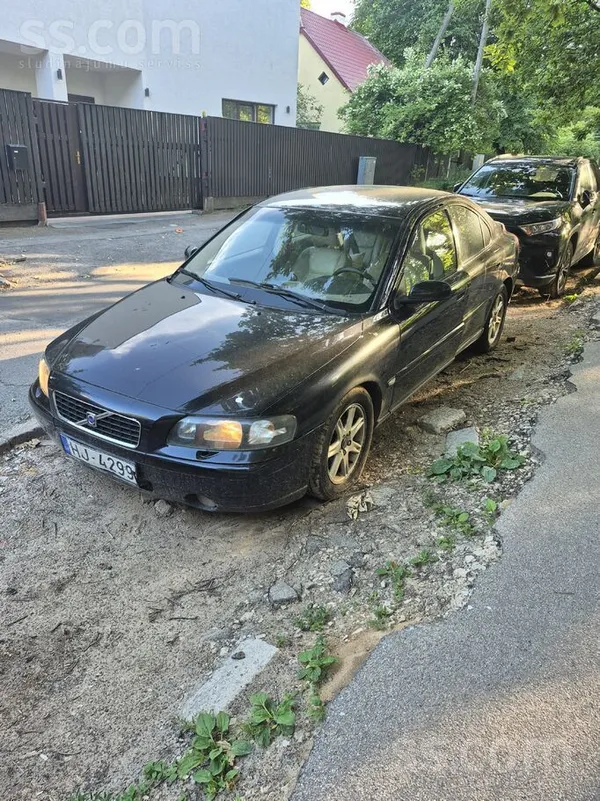 Volvo Pārdod. 184 kw. Bez ta. Problēmas ar adgāzēm. Pārē