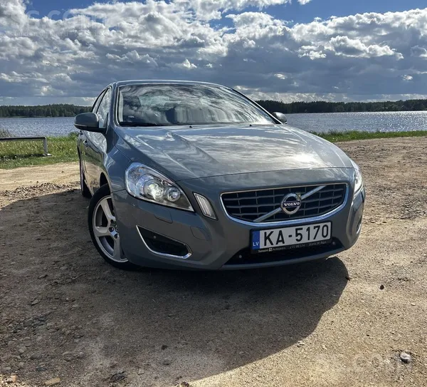 Pārdodu Volvo S60 ar jaunu tehnisko apskati. 
Uzticams un dinamisks auto, k