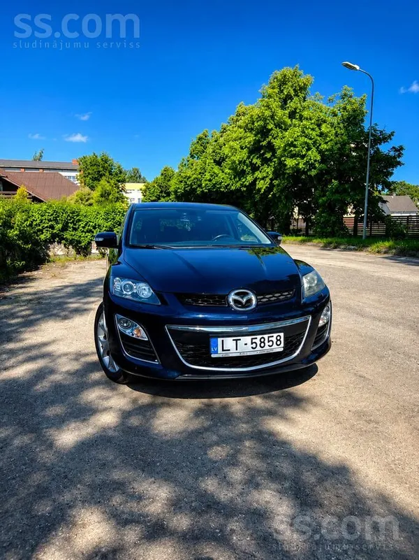 Mazda Pārdodu auto, ir jauns vietā ar ko braukt