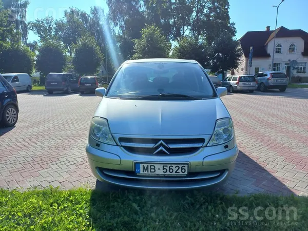 Citroen Pārdodu ietilpīgu un praktisku Citroen C8 braucošā