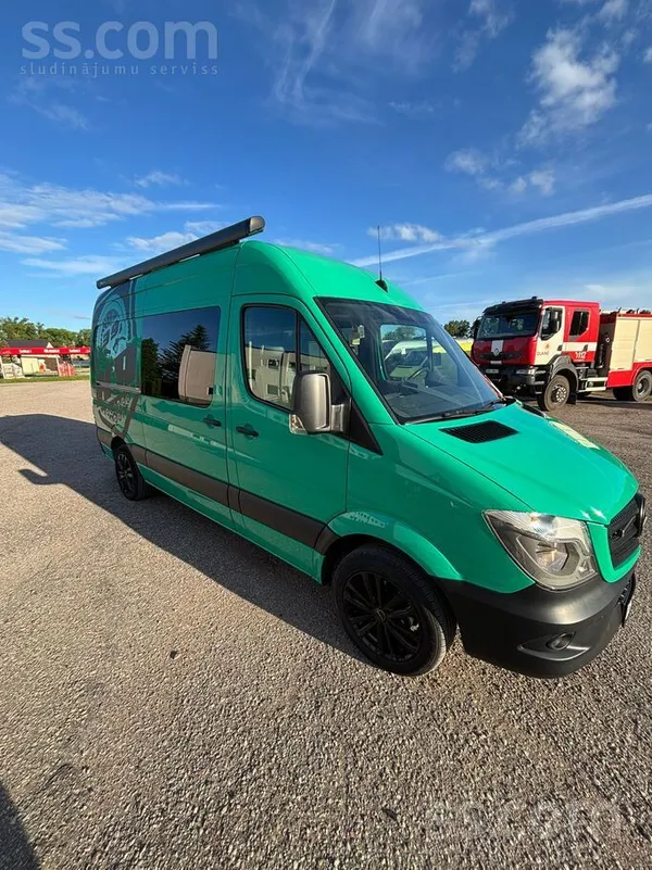 Mercedes Pārdod Mercedes-Benz Sprinter (120kW). Kravas furg