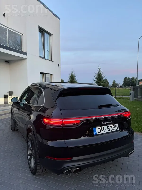 Porsche Cayenne S 324kw jaudigs un zemu paterinu motors, zems cela nodoklis