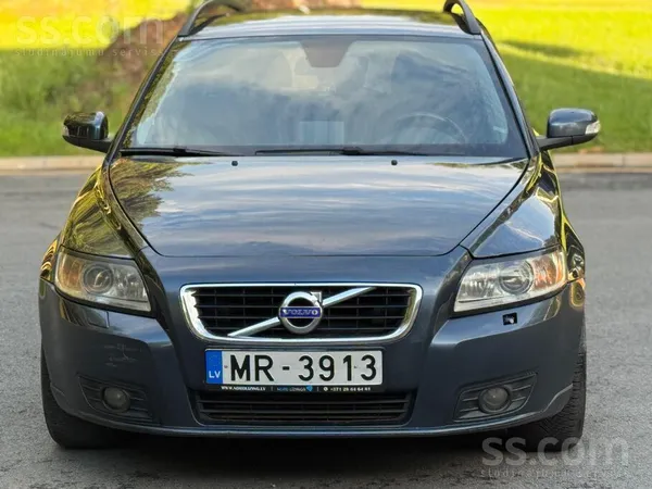 Volvo Pārdodu uzticamo Volvo v50 2.4D Automāts 132kw ar 