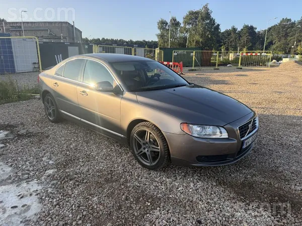 Pārdod Volvo S80 D5 2.4D 136 kW – uzticams un labi uzturēts auto. 
Pārdodu