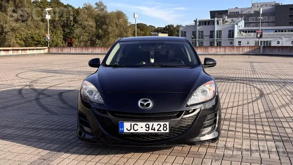 Mazda Auto ir labā tehniskā stāvoklī, un tam ir labs apr
