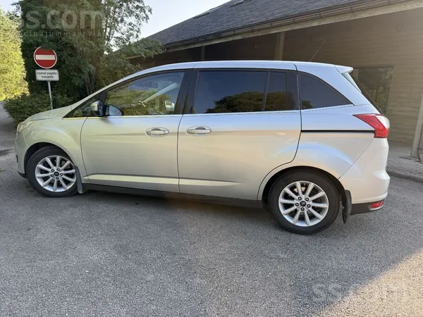 Ford Ford Grand c-max 2016gada. Ar piecām sēdvietām vid