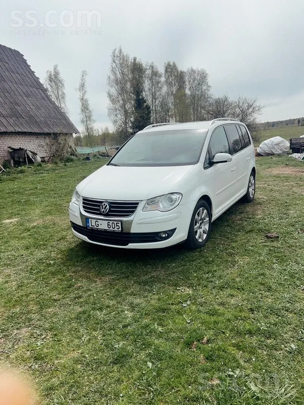 Volkswagen Pārdodam uzticamu un koptu ģimenes auto VW Touran