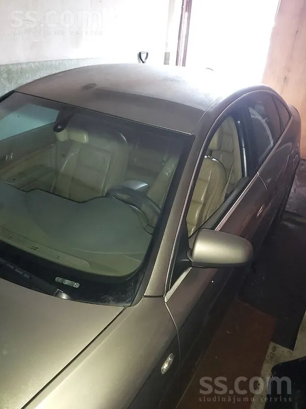 Audi Pārdod Audi A6.