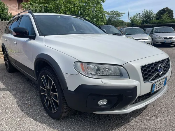 Volvo Xc70 2.4d Awd. No Italijas. Apakša ka jauna