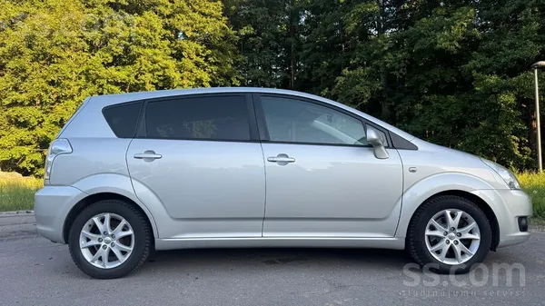 Toyota Pārdodu koptu un uzticamu Toyota Corolla Verso 30.