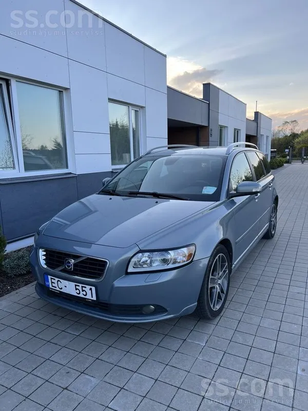 Volvo Продаётся Volvo V50 с надёжным и экономичным 2.0 д