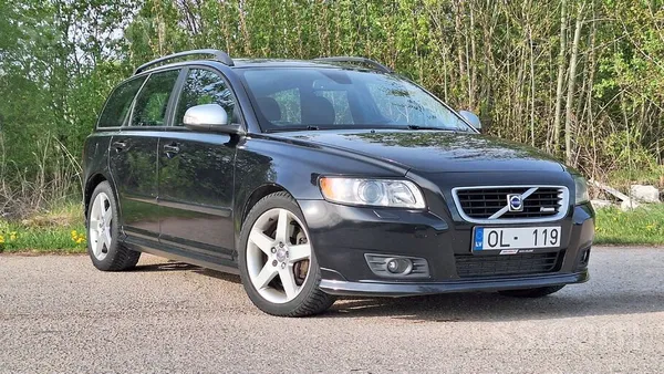Volvo Pārdodu volvo v50 2010.g 