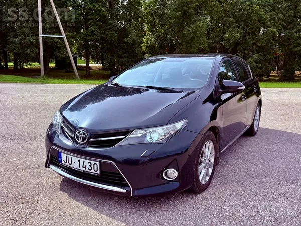Toyota Pārdod uzticamu un ekonomisku Toyota Auris ar 1.6 