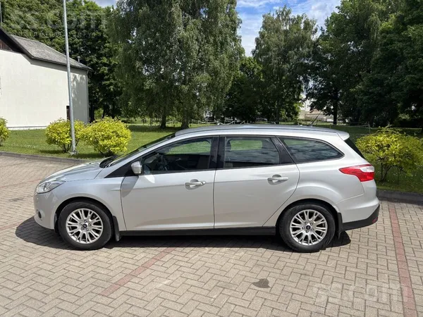 Pārdodu Ford Focus Trend Plus 1.6 benzīns (77 kW), 2013. gada modelis. 

A