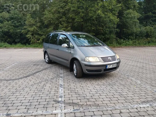 Volkswagen Продаю надёжный, большой авто .Машина обслуживалас