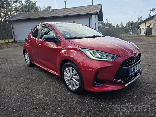 Mazda Privātpersona tirgo automašīnu Mazda 2 Hybrid(Toyo