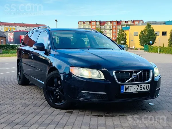 Volvo Īpašnieks pārdod volvo V70 Summum 2.4D D5 Awd, 136