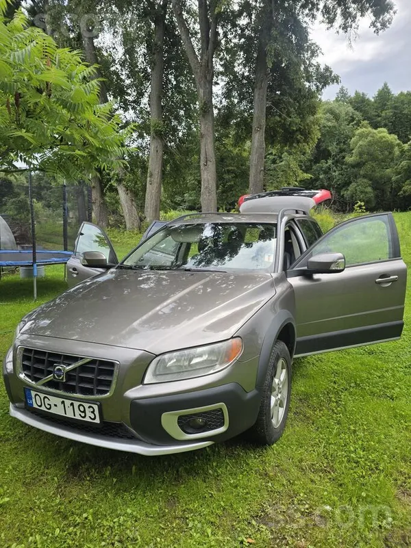 Продается надёжный автомобиль. 1 год в Латвии. Ухоженный, все обслужено, не