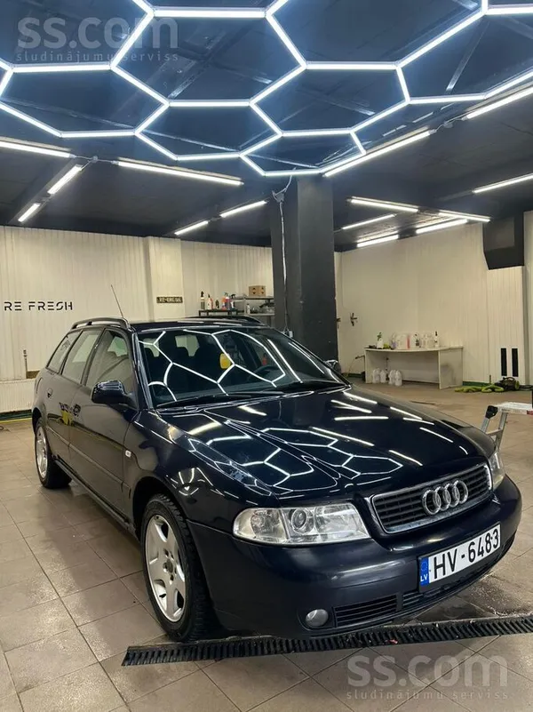 Audi Pārdodu audi a4 1.8 Benzīns 92Kw