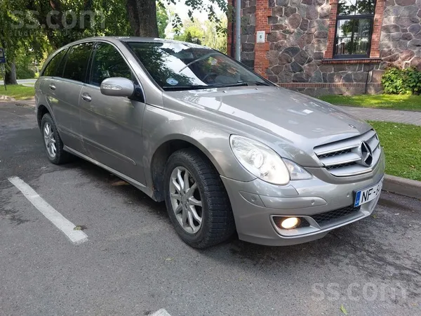 Mercedes Drošs un ļoti komfortabls auto, 6 vietas, pilnpied