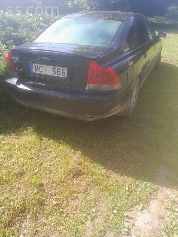 Volvo Rezerves daļas no šī auto. Atrodas Laidu pagasts. 