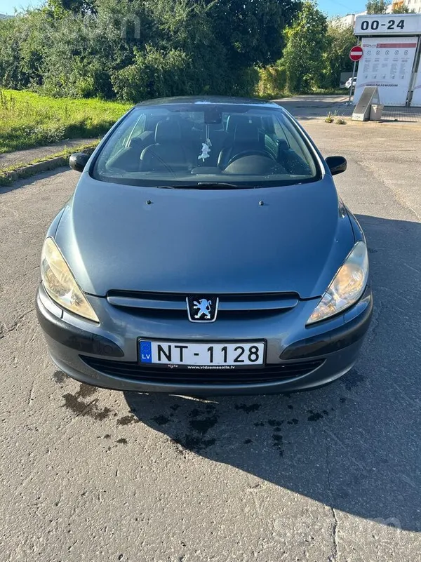 Peugeot Kabriolets ar cieto jumtu, gāze-benzīns. Zobsiksna