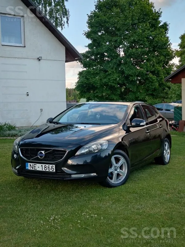Volvo Volvo V40 D2 1.6d ļoti labā tehniskā un vizuālā st