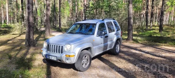 Jeep Pārdod Jeep Cherokee Limited 3.7 benzīns 155kw aut