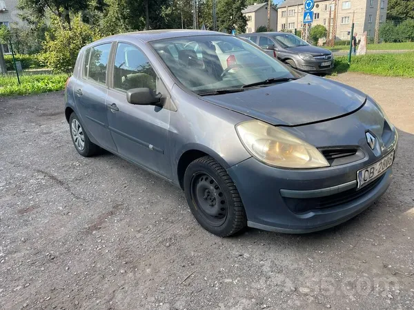 Renault Pārdodas Renault Clio. Sajūgs būtu jāmainai iet uz
