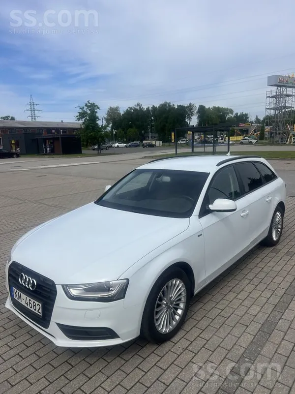 Audi Audi A4 B8 2, 0tdi 130kW(174z. s. ). S-line. Год в
