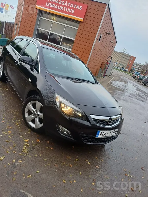Opel Pārdod Opel Astra Sports Tourer 1.4 Turbo (103 kW)
