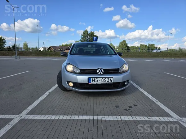 Volkswagen Pārdodu Volkswagen Golf 6 2011 gada septembra ar m