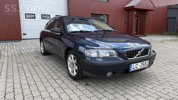 Volvo S60 2.4D 96kW dīzelis, manuālis. 
Jauna tehniska apskate. Bez rūsas p