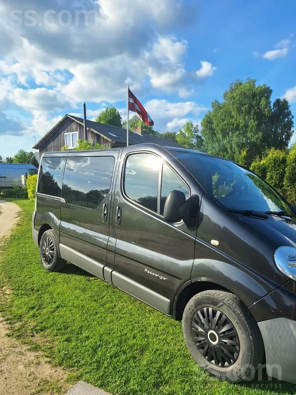 Renault Pārdodu labu un uzticamu ģimenes busiņu Reno Trafi