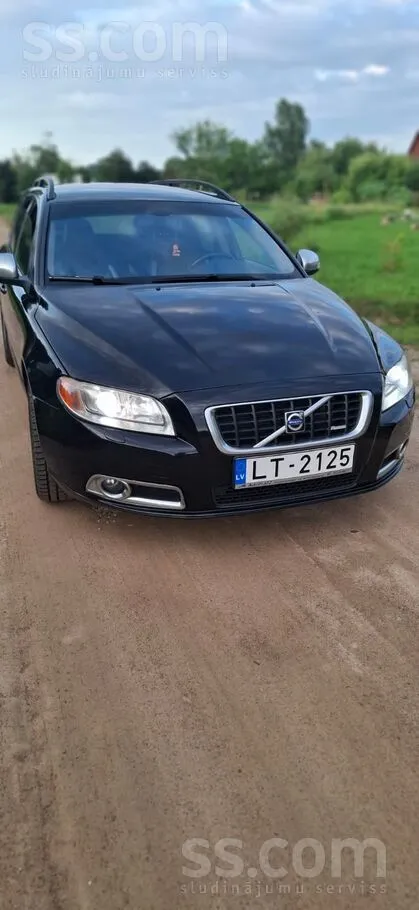 Volvo Pārdodu Volvo V70, ļoti labā tehniskā un vizuālā s