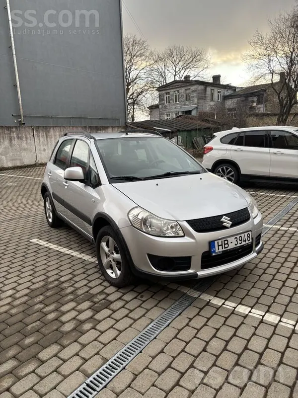 Suzuki Продаю Сузуки sx4 1.6, 79kw стоит новый генератор