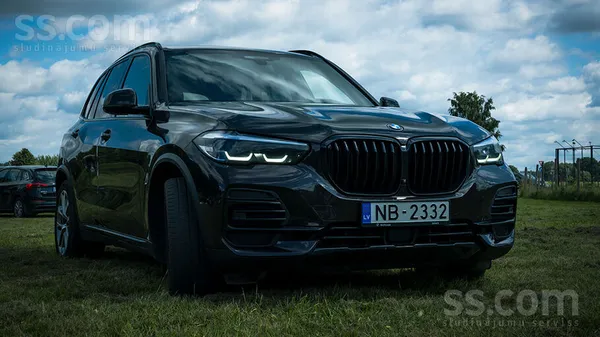 Pirkta pie oficiala dilera BMW Riga. Viens saimnieks. Mašīna ir aplīmēta no